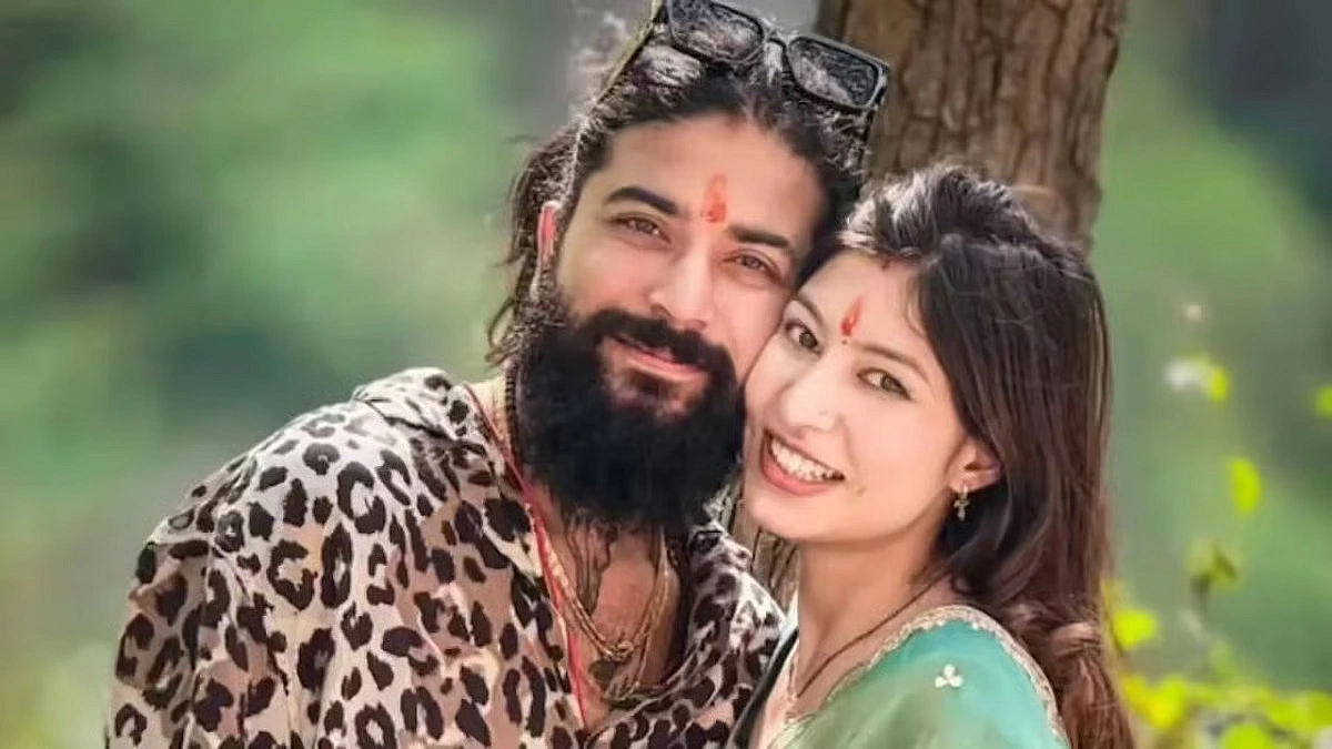 স্ত্রী ঋতিকার বিরুদ্ধে পরকীয়ার অভিযোগ অনুরাগের