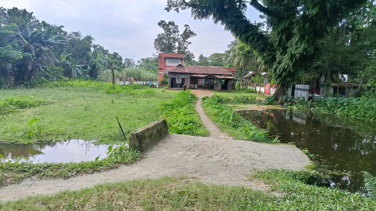 ভূমি নেই ভূমি অফিসের