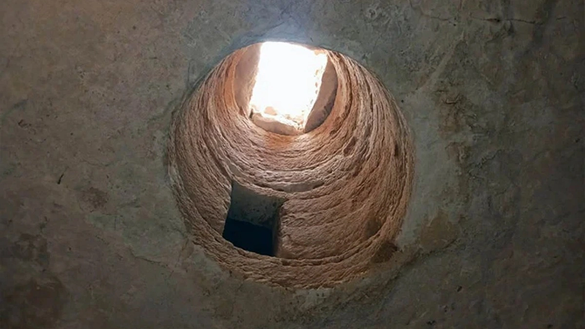 মাটির নিচে চাপা পড়ে ছিল দুই হাজার বছরের ইতিহাস