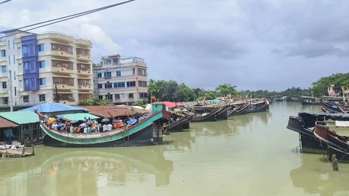 সাগর উত্তাল, টানা পাঁচ দিন বন্ধ সেন্ট মার্টিনে যাতায়াত