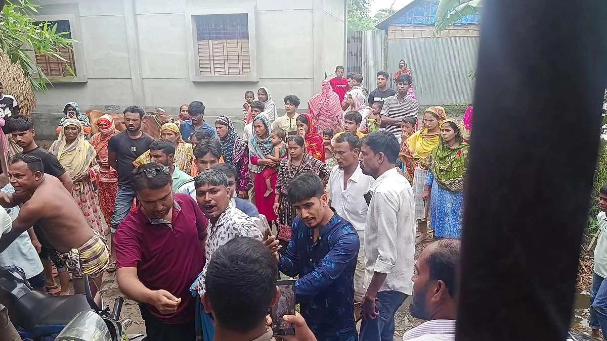 পুলিশকে আটকে আসামি ছিনিয়ে নিল পরিবার