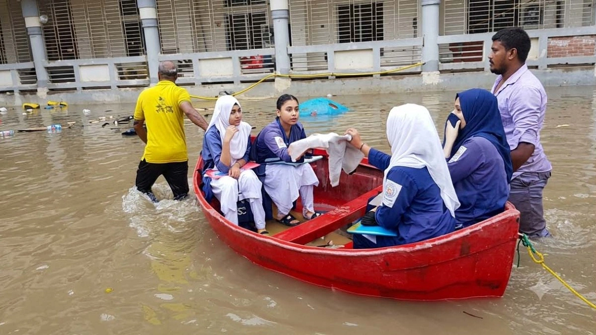 ডিসিদের গ্রিন সিগন্যালেই বৃষ্টি-জলাবদ্ধতার মধ্যে পরীক্ষা