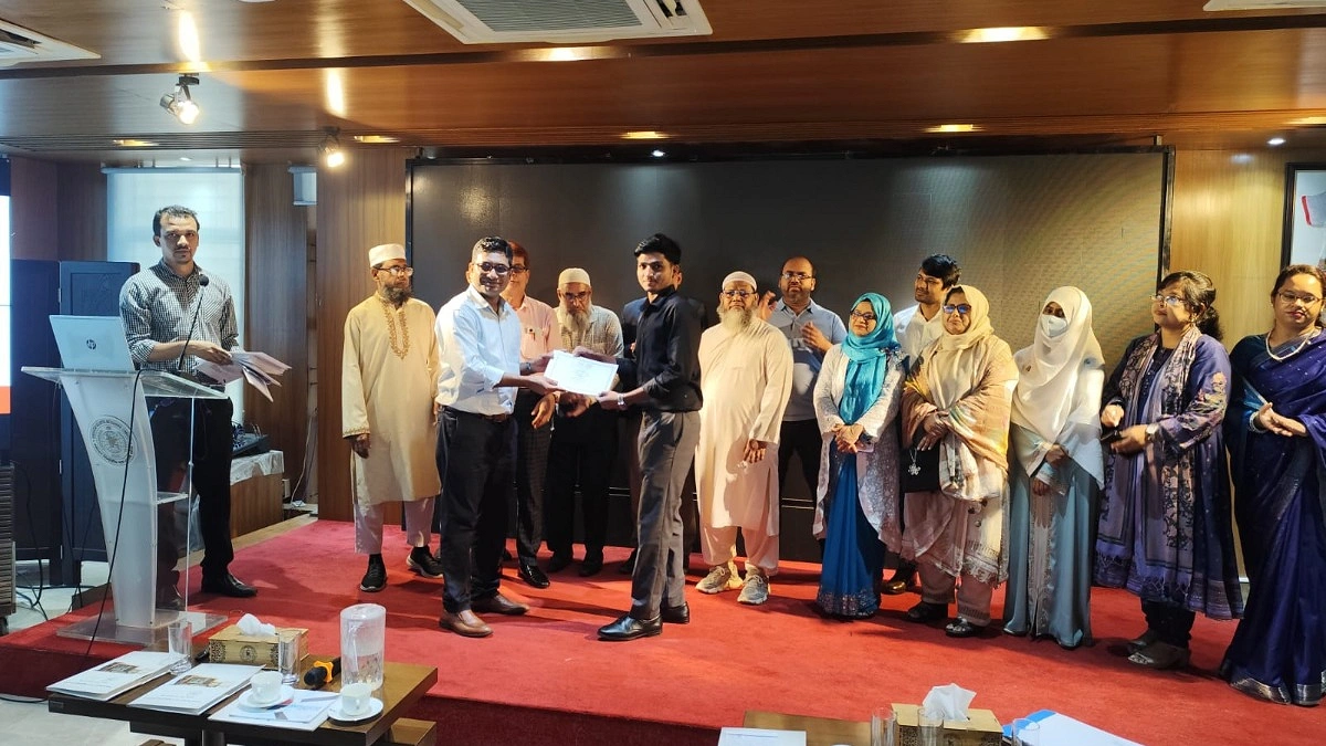 ১০০ শিক্ষক-শিক্ষার্থী পেলেন বিনিয়োগ শিক্ষা প্রশিক্ষণ