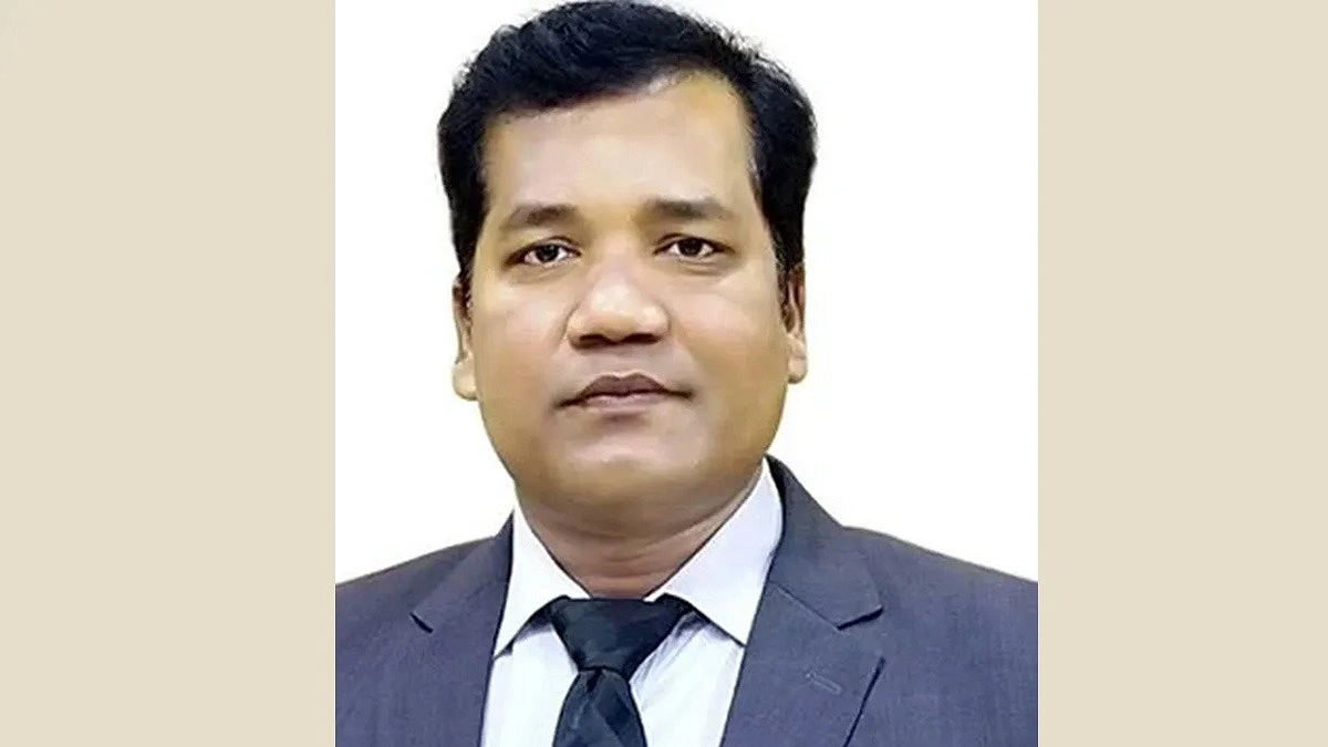 প্রধানমন্ত্রীর নির্দেশে বরখাস্ত ছাদেকুরেরও জুটল পদোন্নতি