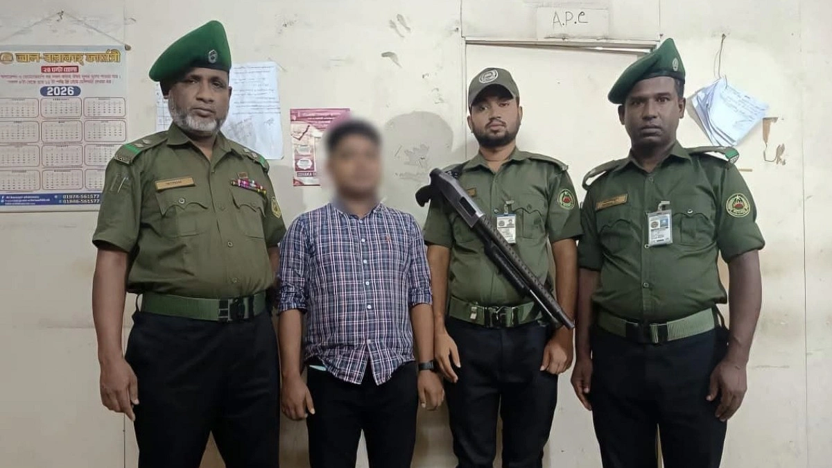 প্যাথলজি পরীক্ষার প্রলোভনে টাকা আদায়, দালাল আটক