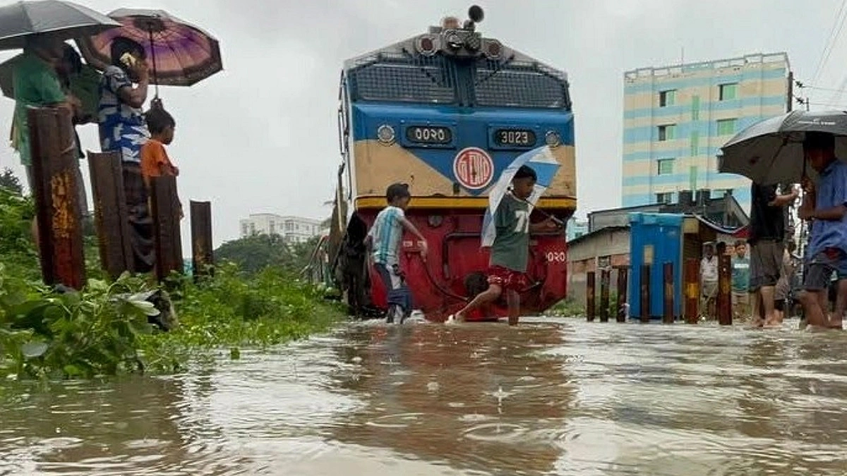 পাঁচ দিন পর চালু হলো চট্টগ্রাম-কক্সবাজার ট্রেন চলাচল