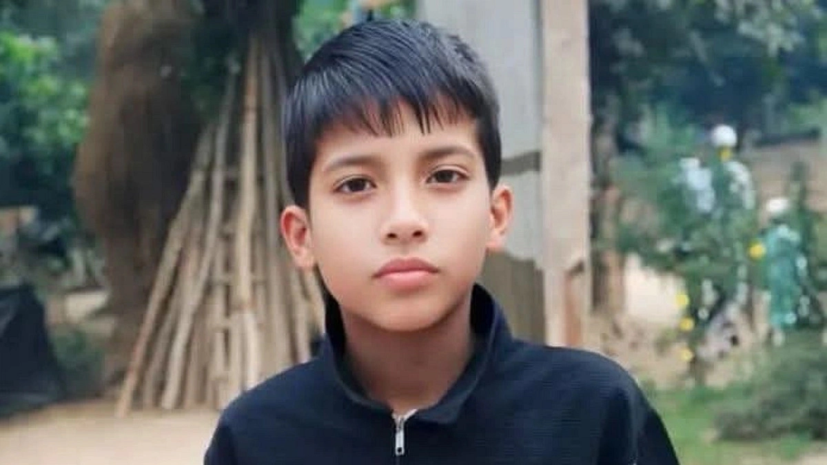 ভেসে আসা লাকড়ি তুলতে গিয়ে স্রোতে হারাল কিশোর