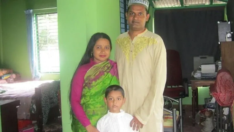 স্ত্রী ও পুত্রের সাথে হোলি আর্টিজান হামলায় নিহত পুলিশ সদস্য রবিউল ইসলাম