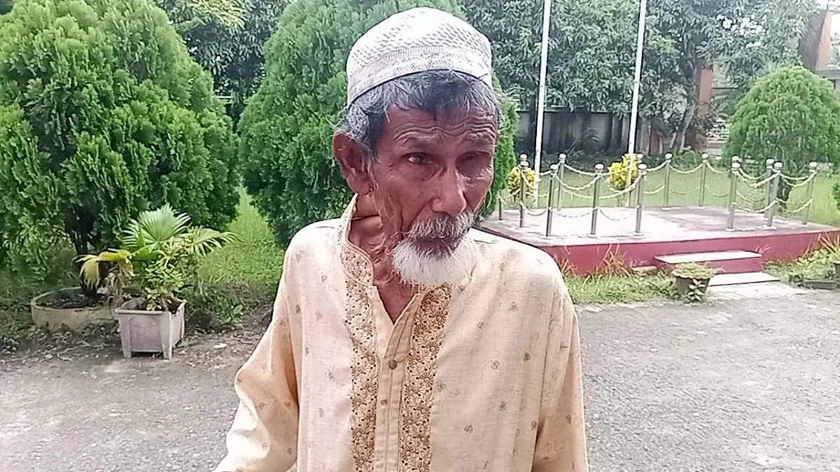 সন্তানদের বিরুদ্ধে থানায় গিয়ে বিচার চাইলেন ৯৭ বছরের বৃদ্ধ বাবা