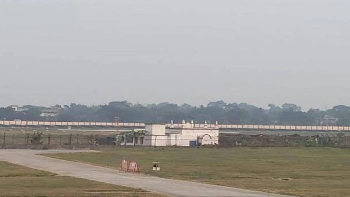 ১৩৬ বছরের পুরোনো মসজিদে সাময়িকভাবে নামাজ বন্ধ