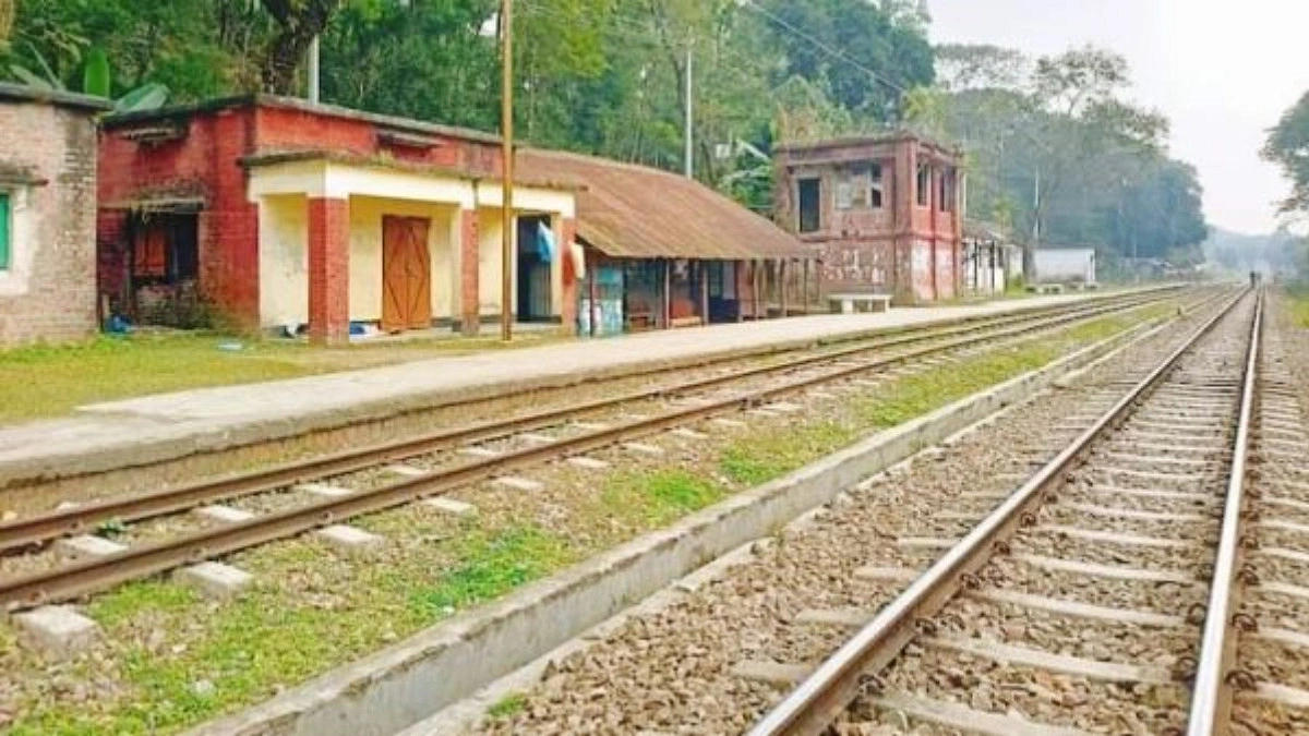 সিগন্যাল অচল ক্রসিংয়ে দেরি