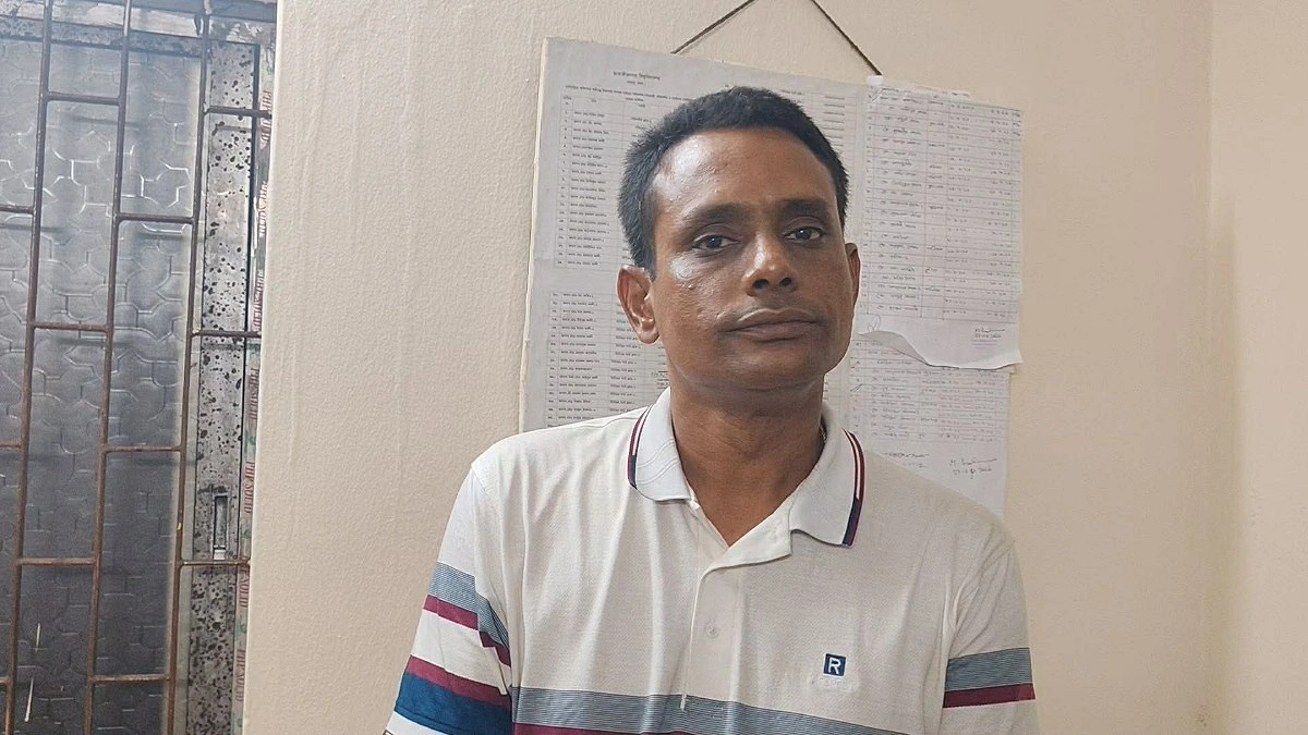 জাবিতে গোপনে নারী শিক্ষার্থীর ছবি তোলার সময় যুবদল নেতা আটক