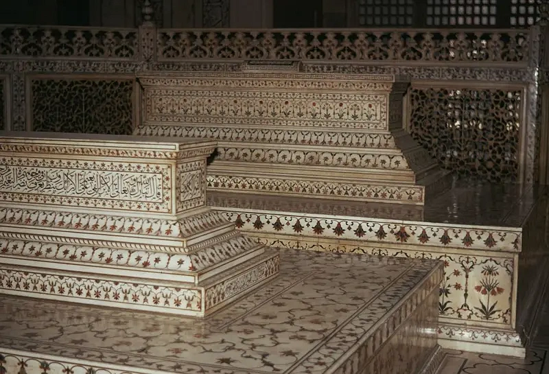 তাজমহলের অনন্য স্থাপত্য এর অন্যতম পরিচয়