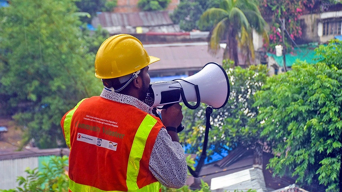 পাহাড়ধসে নিহত ১, আহত ২