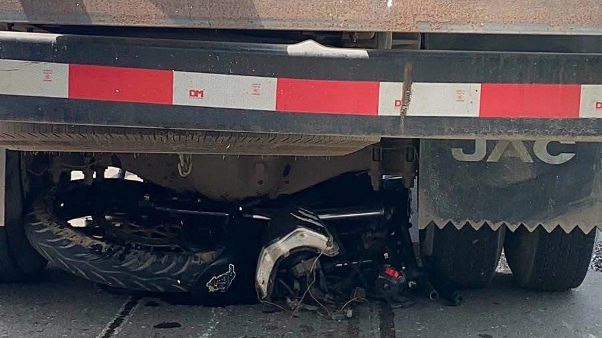 পরীক্ষা দিয়ে বাড়ি ফেরার পথে প্রাণ গেল ২ শিক্ষার্থীর