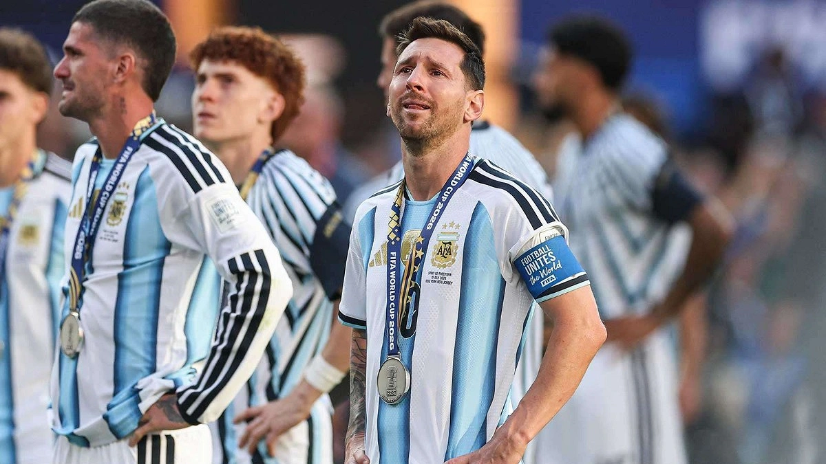 ফাইনাল হেরেও মাঠে থেকে নজির গড়ল আর্জেন্টিনা