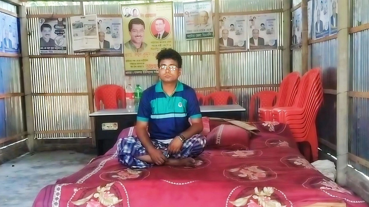 ছেড়ে গেছেন স্ত্রী, তবুও ছাড়েননি দল : বিএনপি নেতার আশ্রয় দলীয় অফিসে