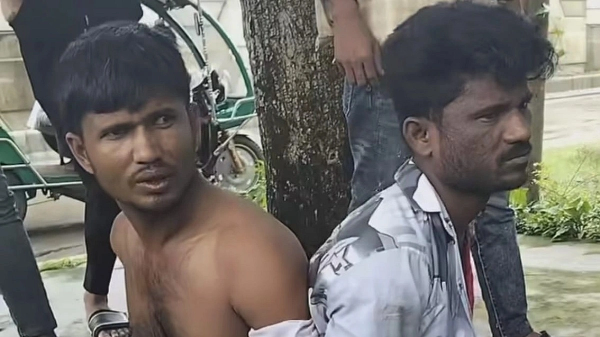 শিশু অপহরণকালে আটক ২ যুবক, থানায় সোপর্দ
