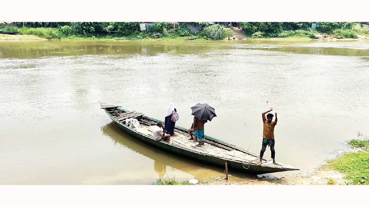 রশি টেনে নদী পার